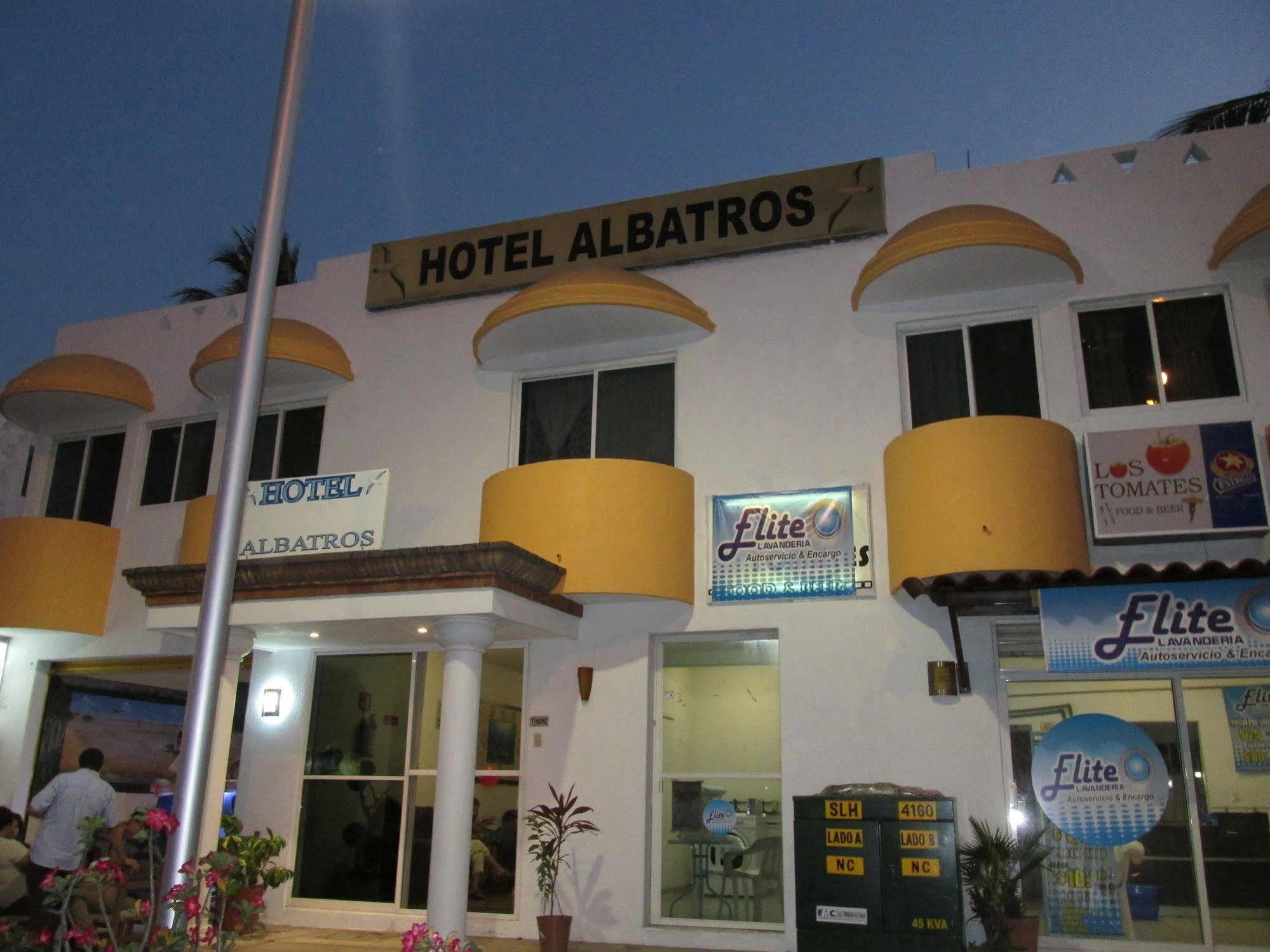 Hotel Albatros Manzanillo Exterior foto