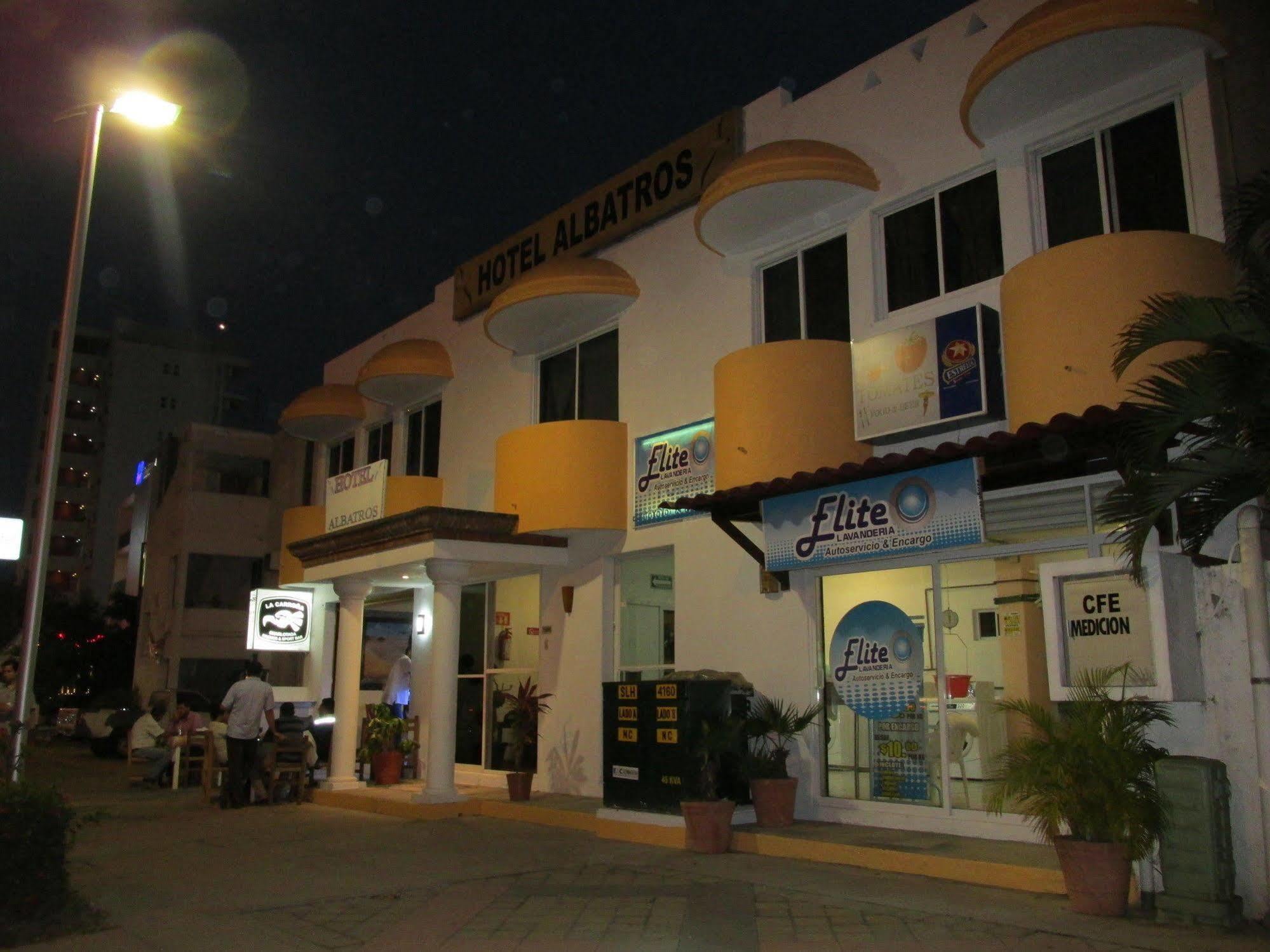 Hotel Albatros Manzanillo Exterior foto