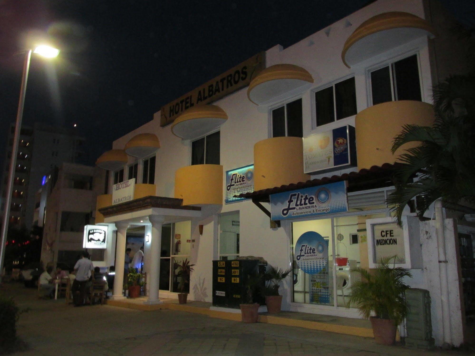 Hotel Albatros Manzanillo Exterior foto